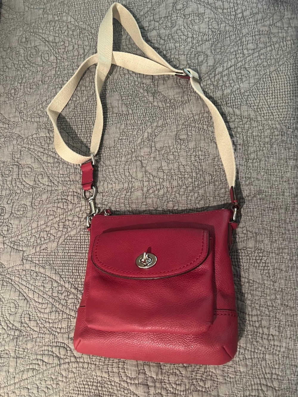 Vintage Coach Red Park Pebbled Leather Swingpack Turnlock Bag